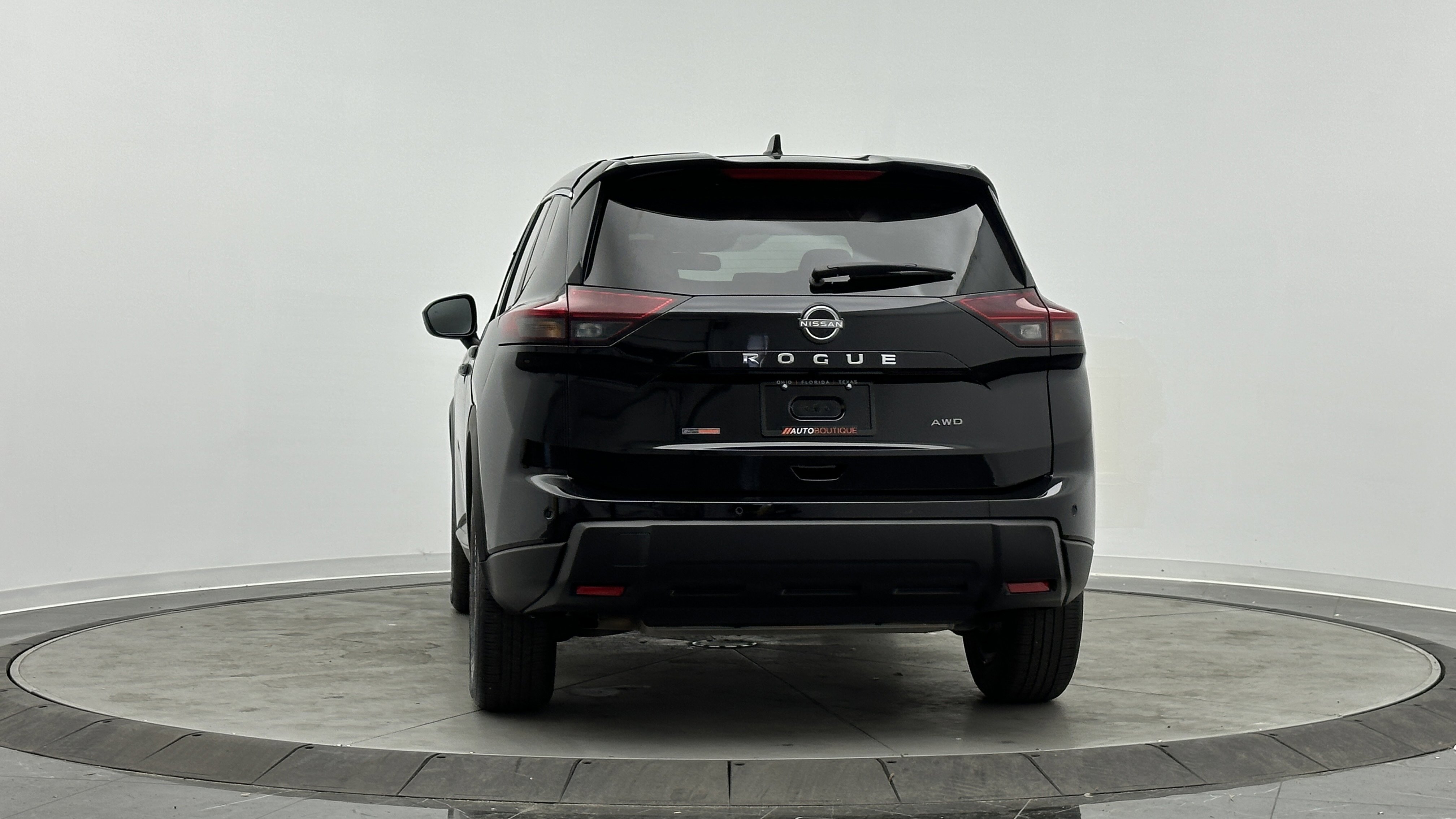 Used 2025 Nissan Rogue SV image 7