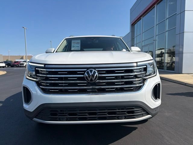 Used 2026 Volkswagen Atlas SEL AWD/4WD image 2