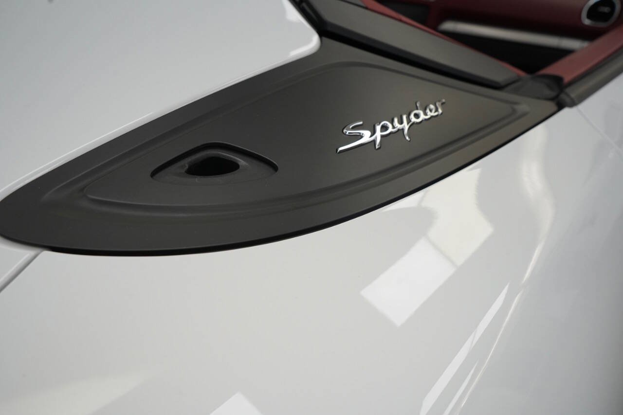 Used 2020 Porsche 718 Boxster Spyder RWD image 27