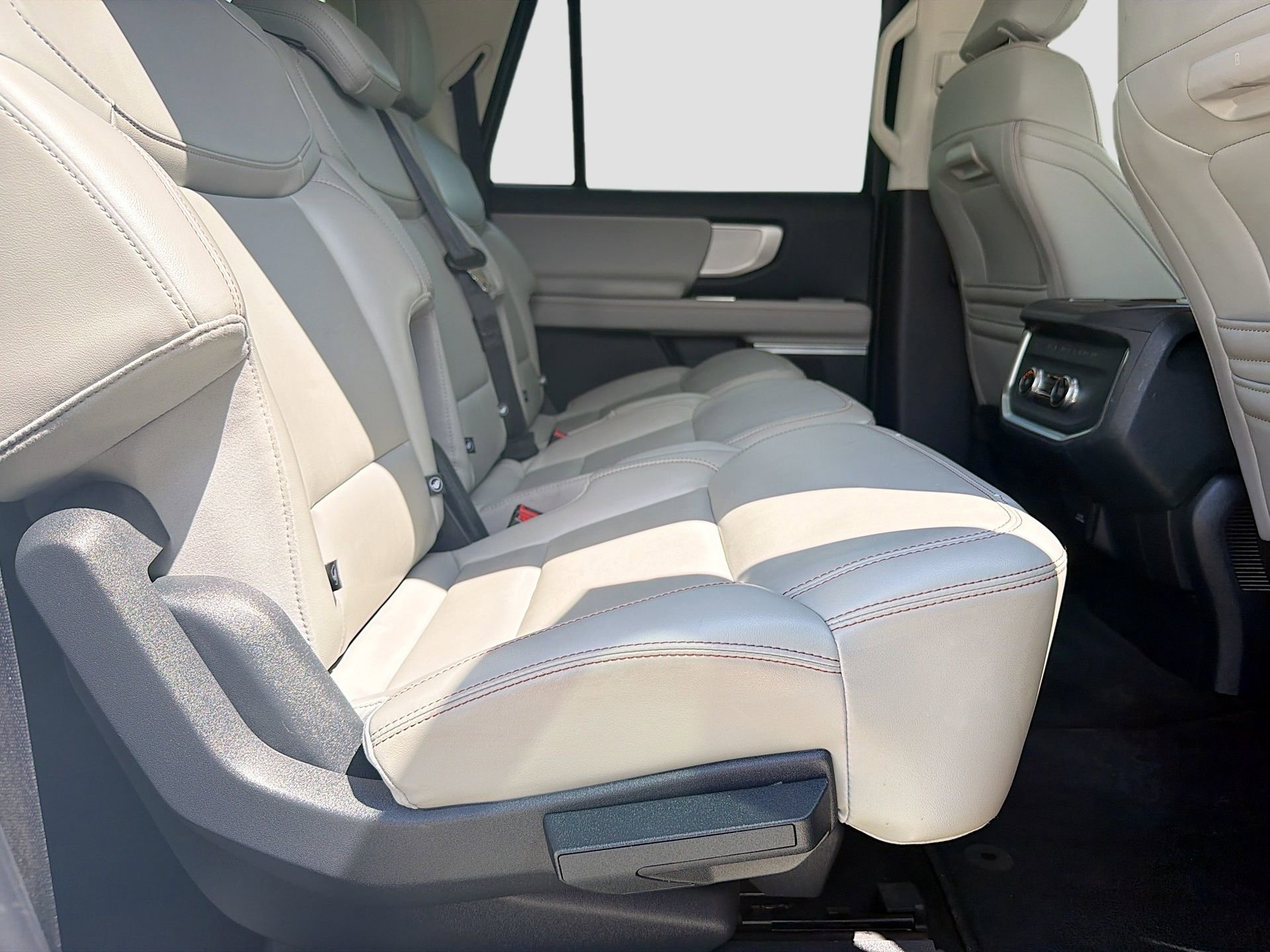 Certified 2025 Ford Expedition Max Active AWD/4WD image 32