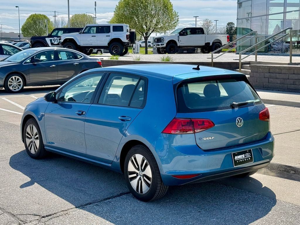Used 2016 Volkswagen e-Golf SE w/ DC Fast Charging Package FWD image 4