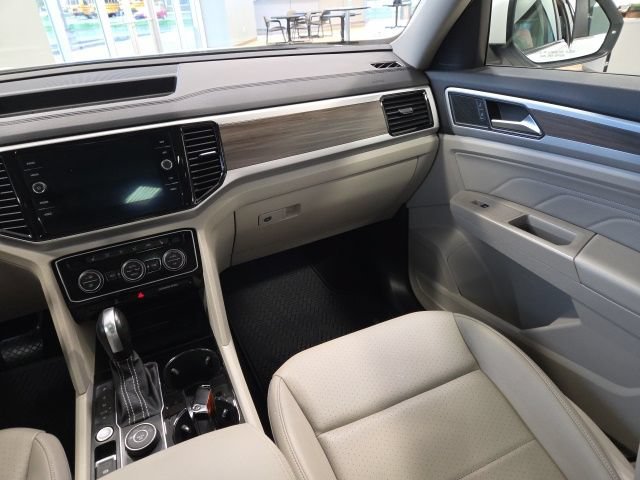 Used 2021 Volkswagen Atlas SEL AWD/4WD image 23
