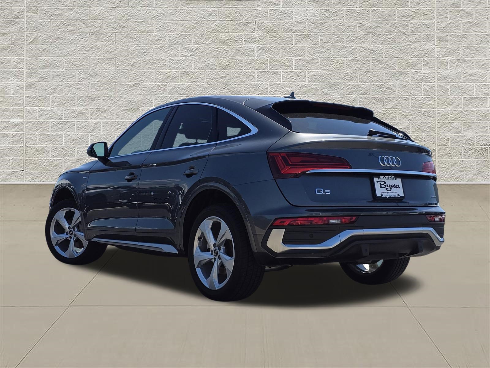 Used 2023 Audi Q5 2.0T Premium Plus w/ Premium Plus Package AWD/4WD image 5