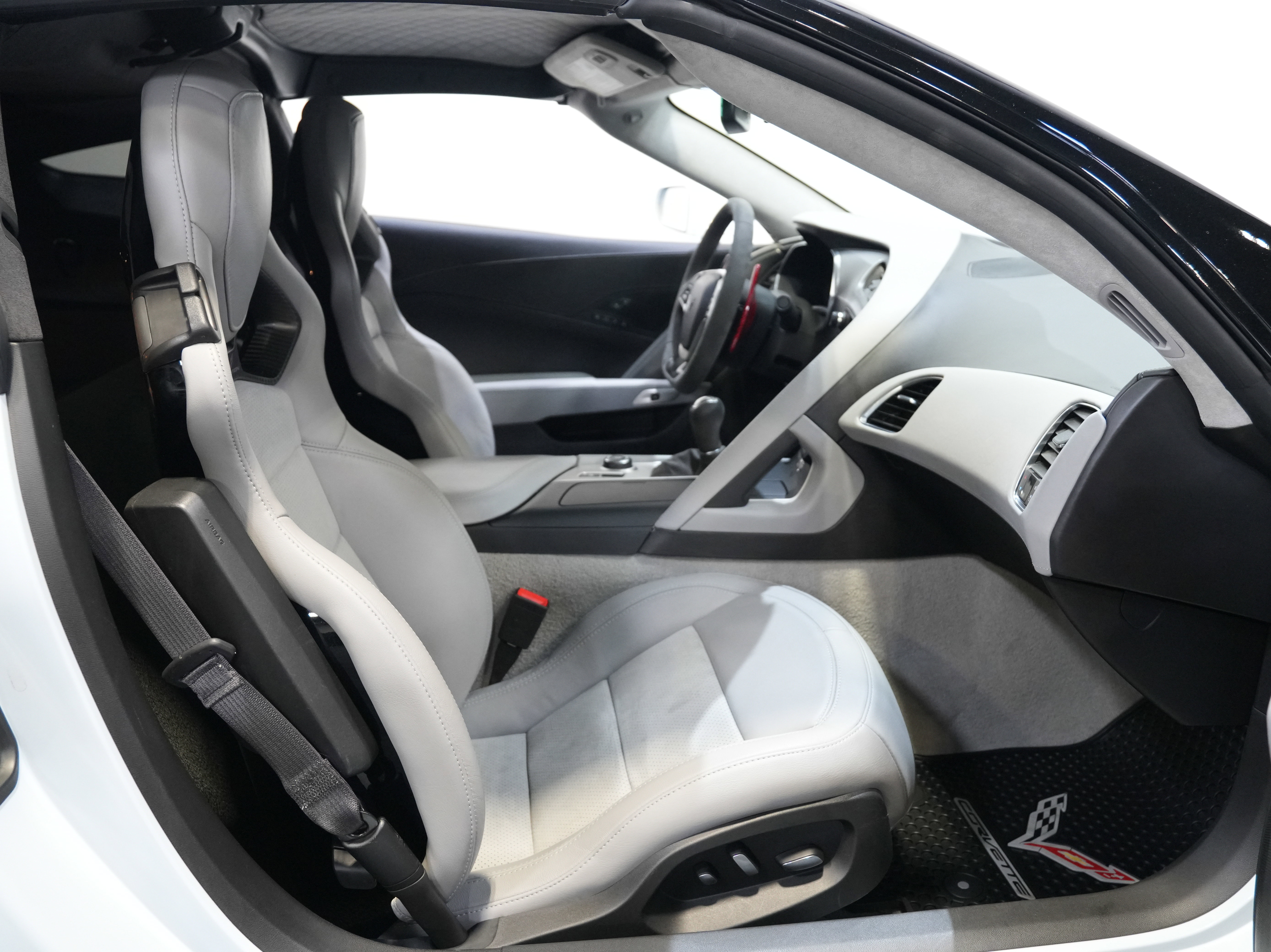 Used 2018 Chevrolet Corvette Grand Sport RWD image 32