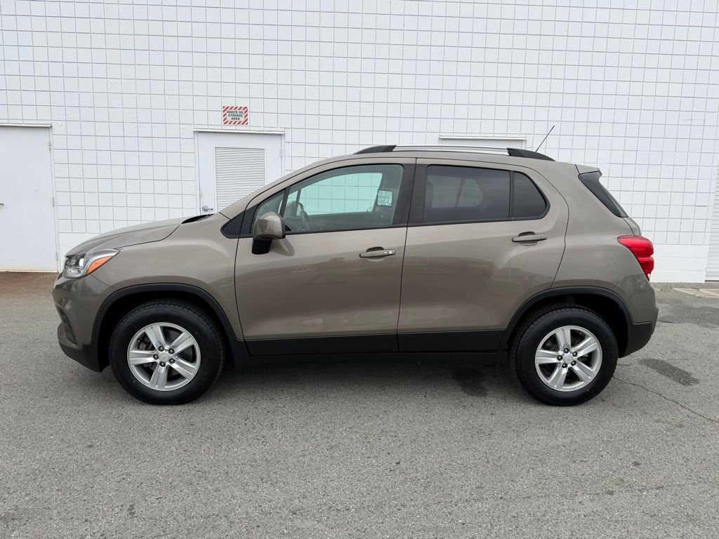 Used 2022 Chevrolet Trax LT w/ Driver Confidence Package image 3