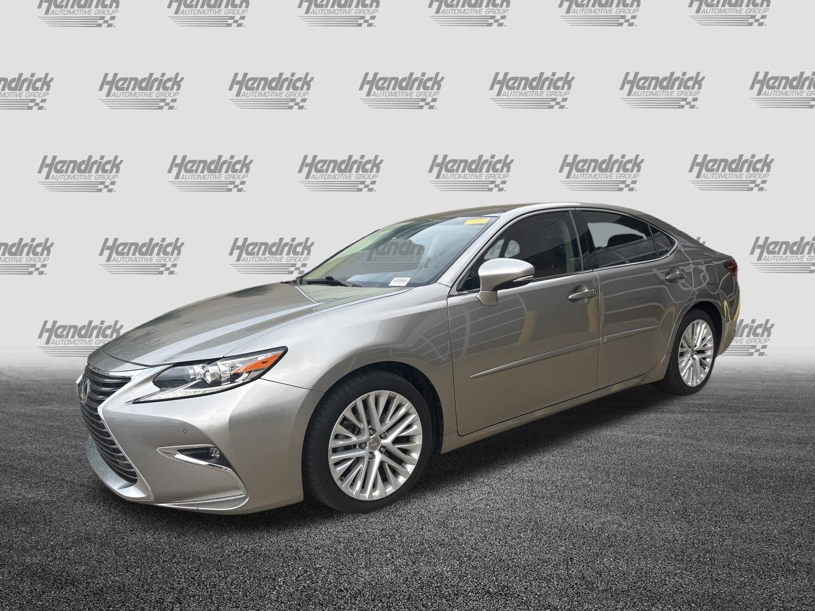 Used 2016 Lexus ES 350 w/ Ultra Luxury Package FWD image 5