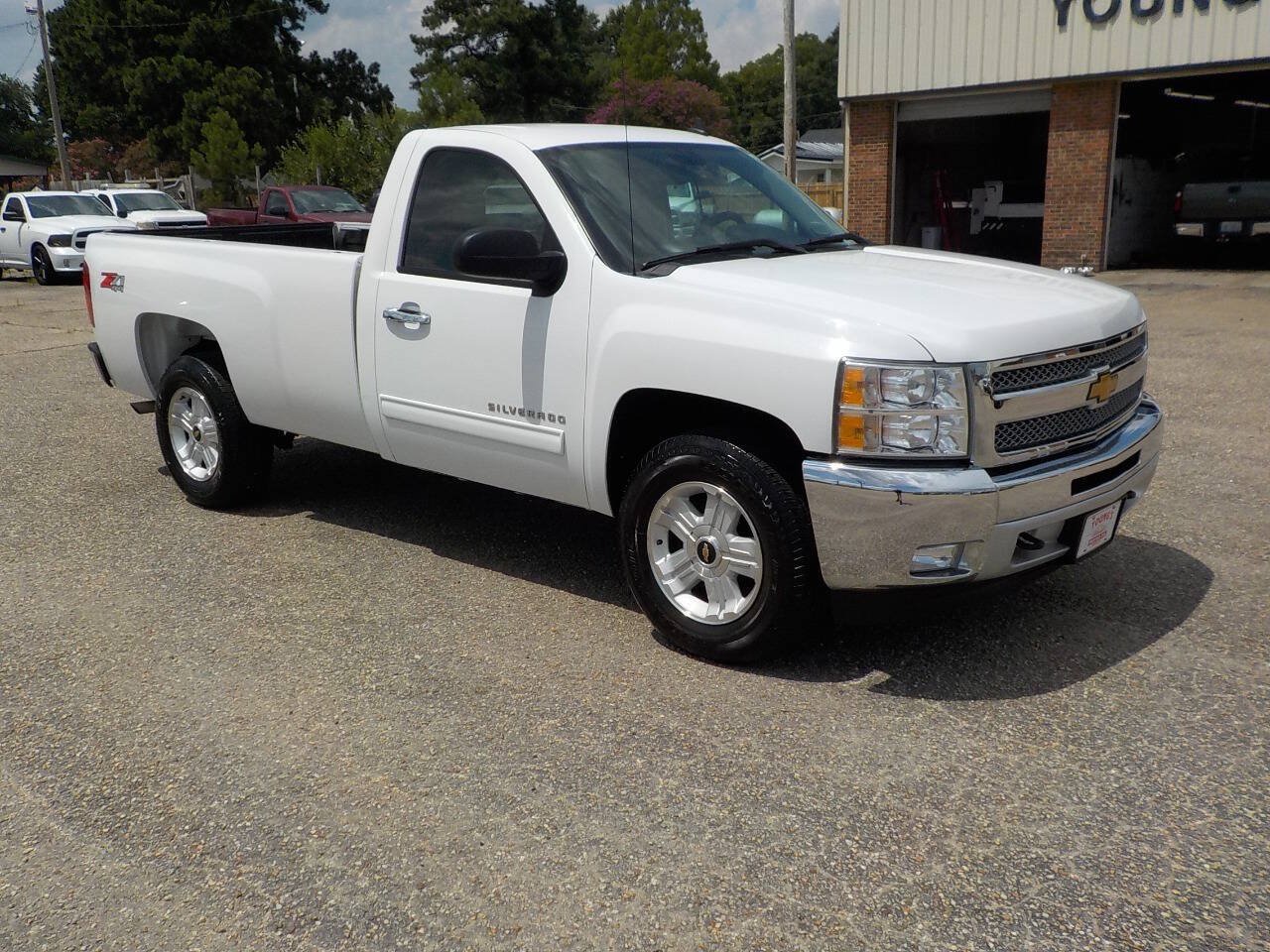 Used 2013 Chevrolet Silverado 1500 LT w/ Interior Plus Package AWD/4WD image 8