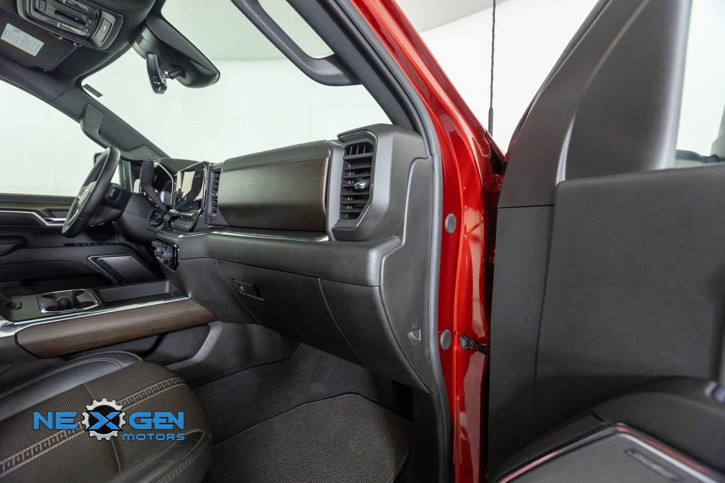 Used 2025 Chevrolet Silverado 2500 High Country w/ Technology Package image 41