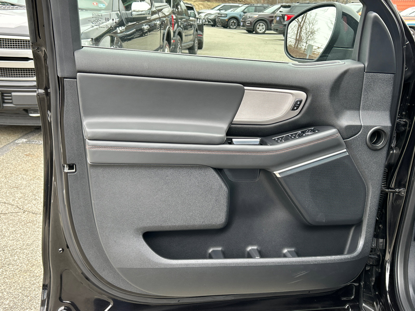 Used 2025 Ford Expedition Active image 9