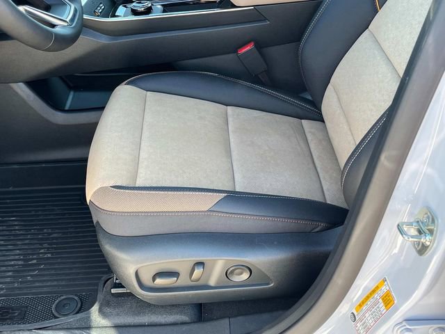 New 2026 Chevrolet Equinox ACTIV w/ Convenience Package III image 25