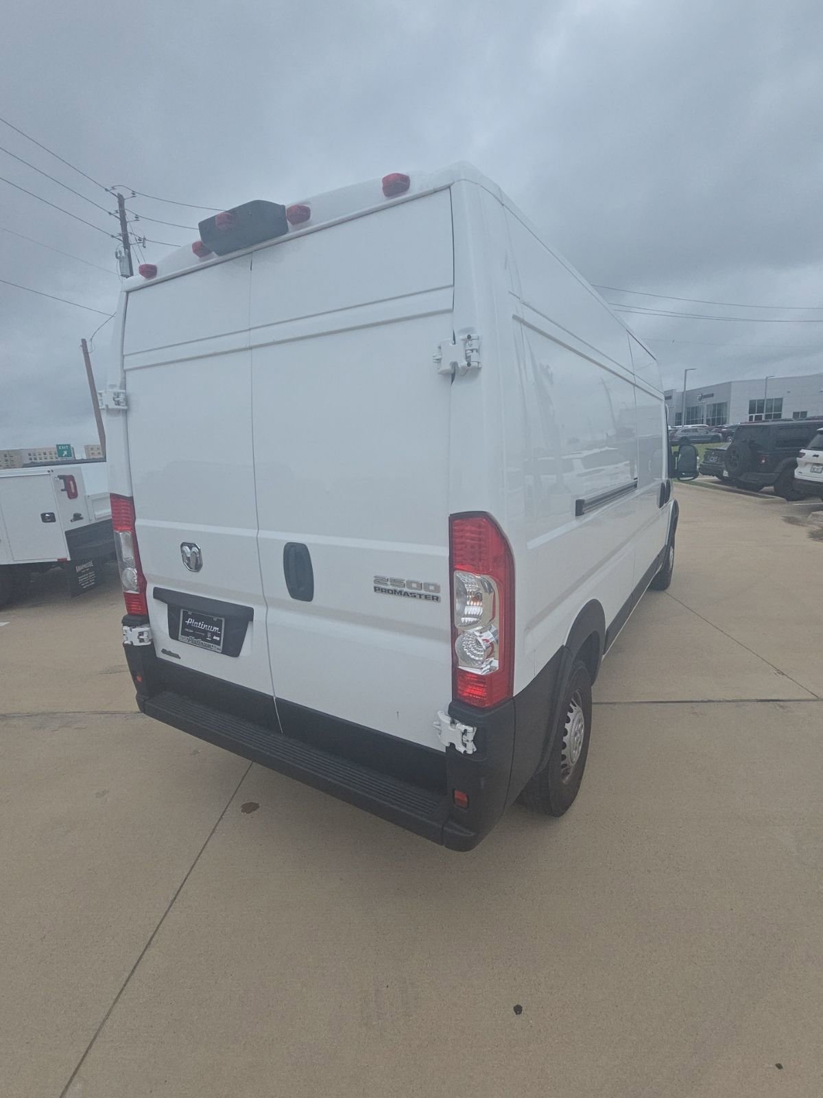 Used 2025 RAM ProMaster 2500 w/ Convenience Group FWD image 9