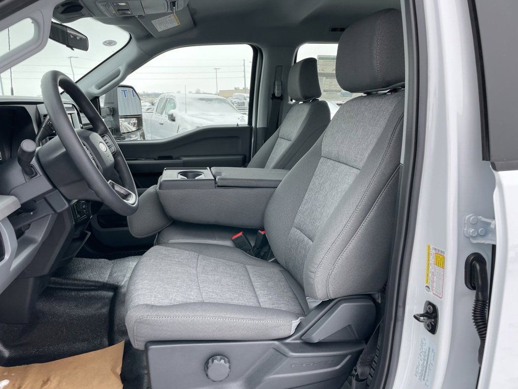 New 2026 Ford F250 XL w/ XL Chrome Package image 7