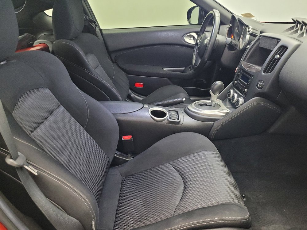 Used 2016 Nissan 370Z Coupe image 19