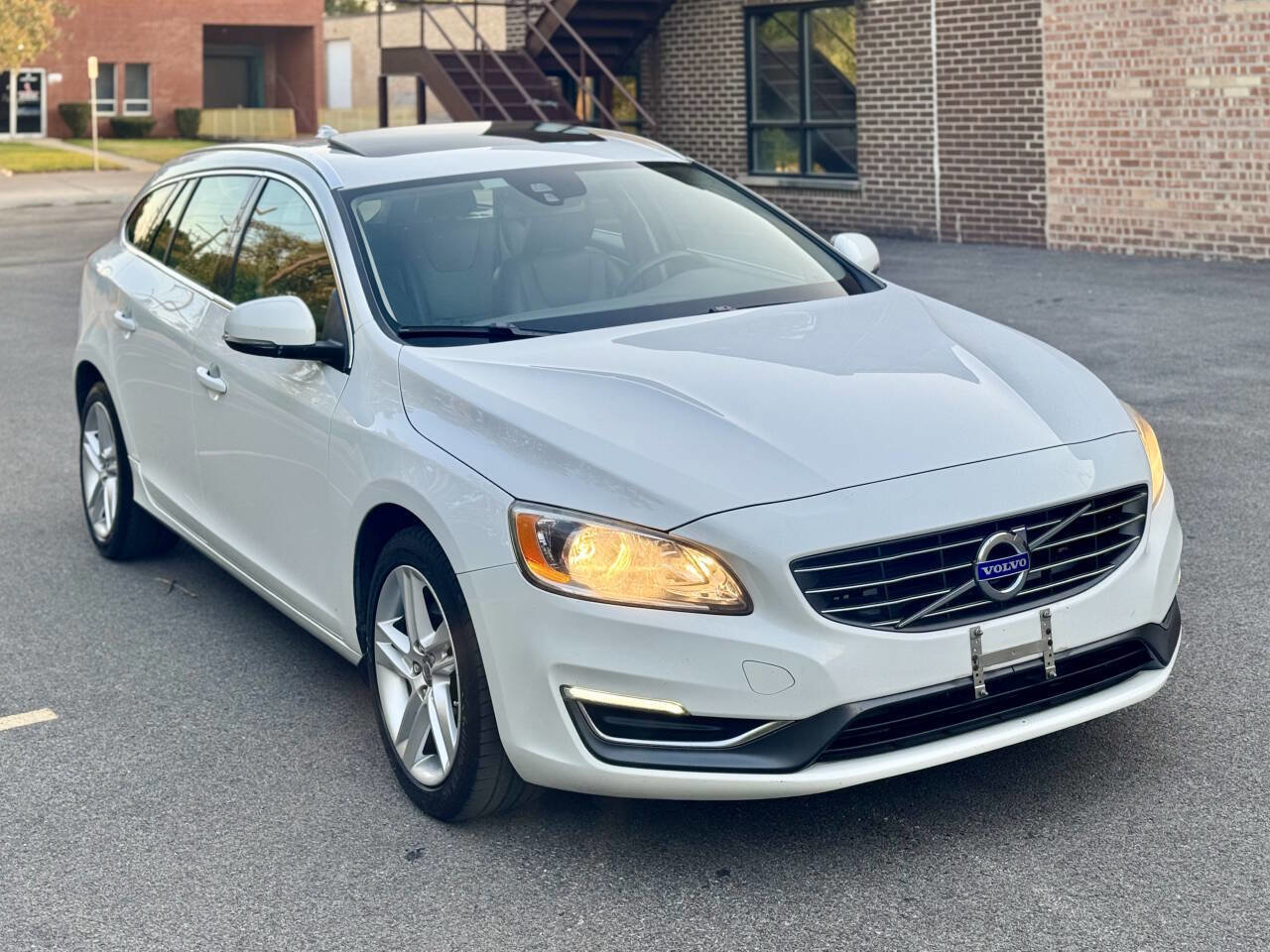 Used 2015 Volvo V60 T5 Premier image 4