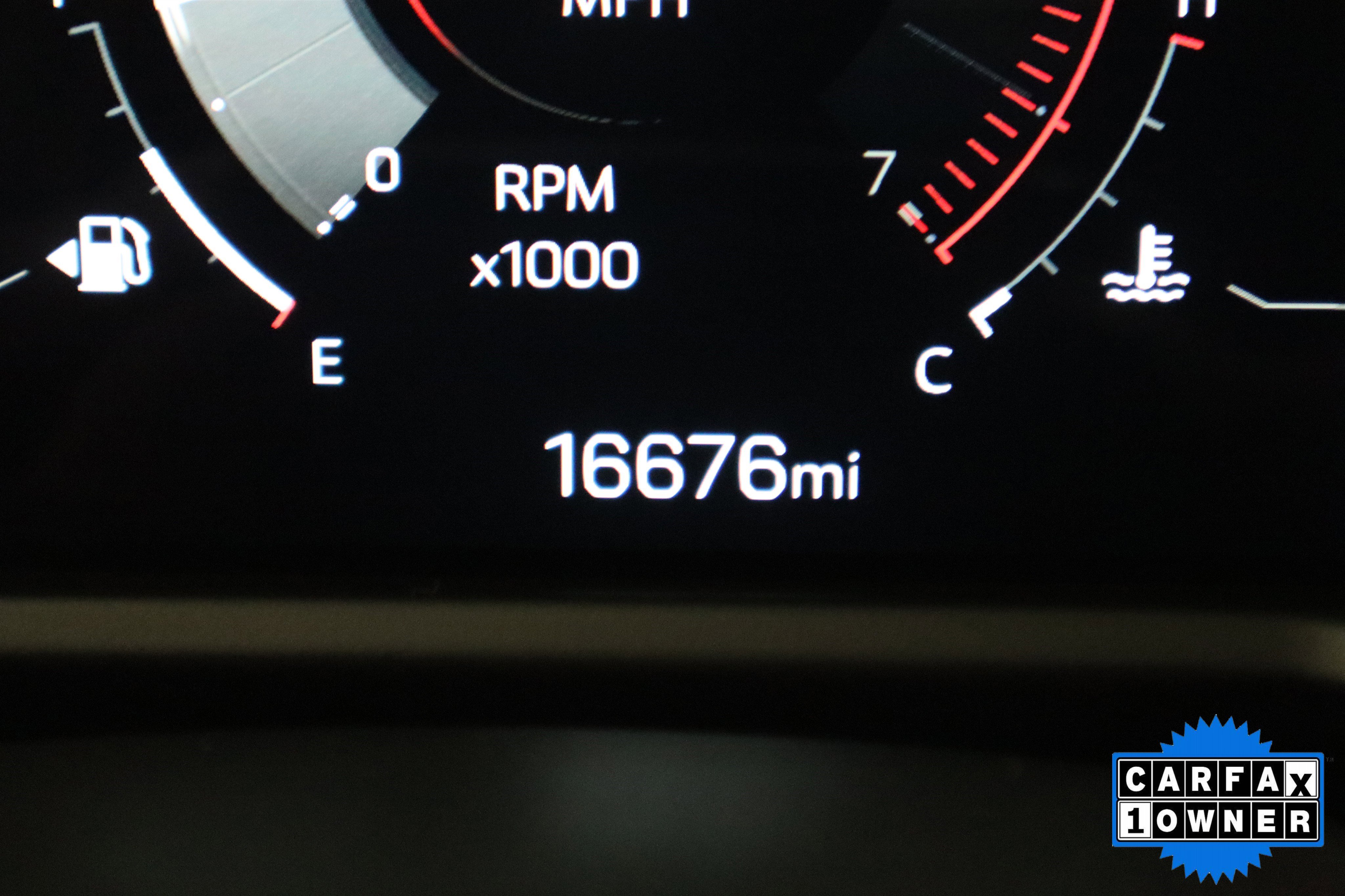 Used 2025 GMC Acadia Elevation image 18