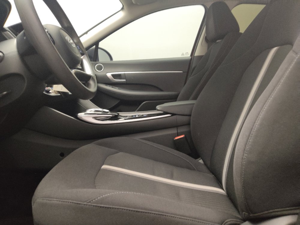 Used 2023 Hyundai Sonata SE w/ Preferred Accessory Package image 17
