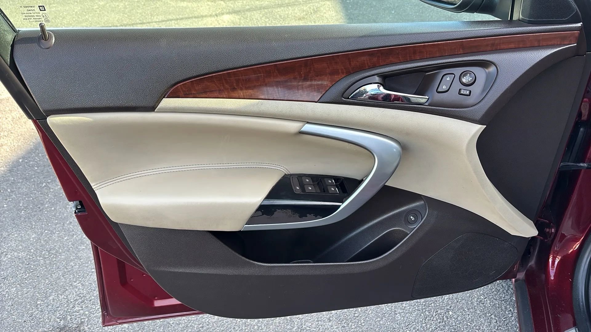 Used 2017 Buick Regal Sport Touring image 5