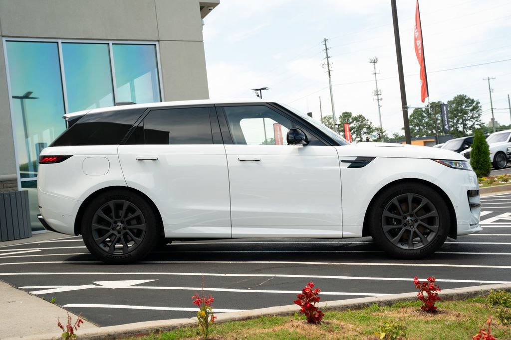 Used 2024 Land Rover Range Rover Sport Dynamic SE AWD/4WD image 10