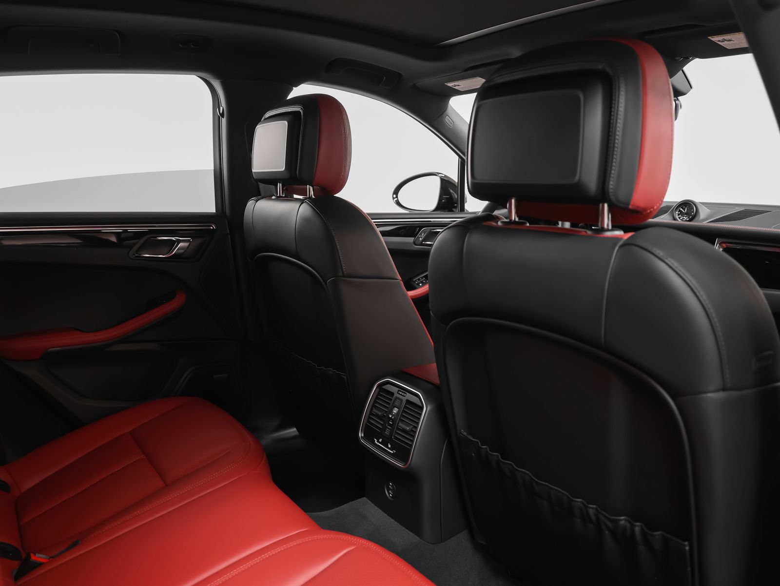 New 2026 Porsche Macan AWD/4WD image 25