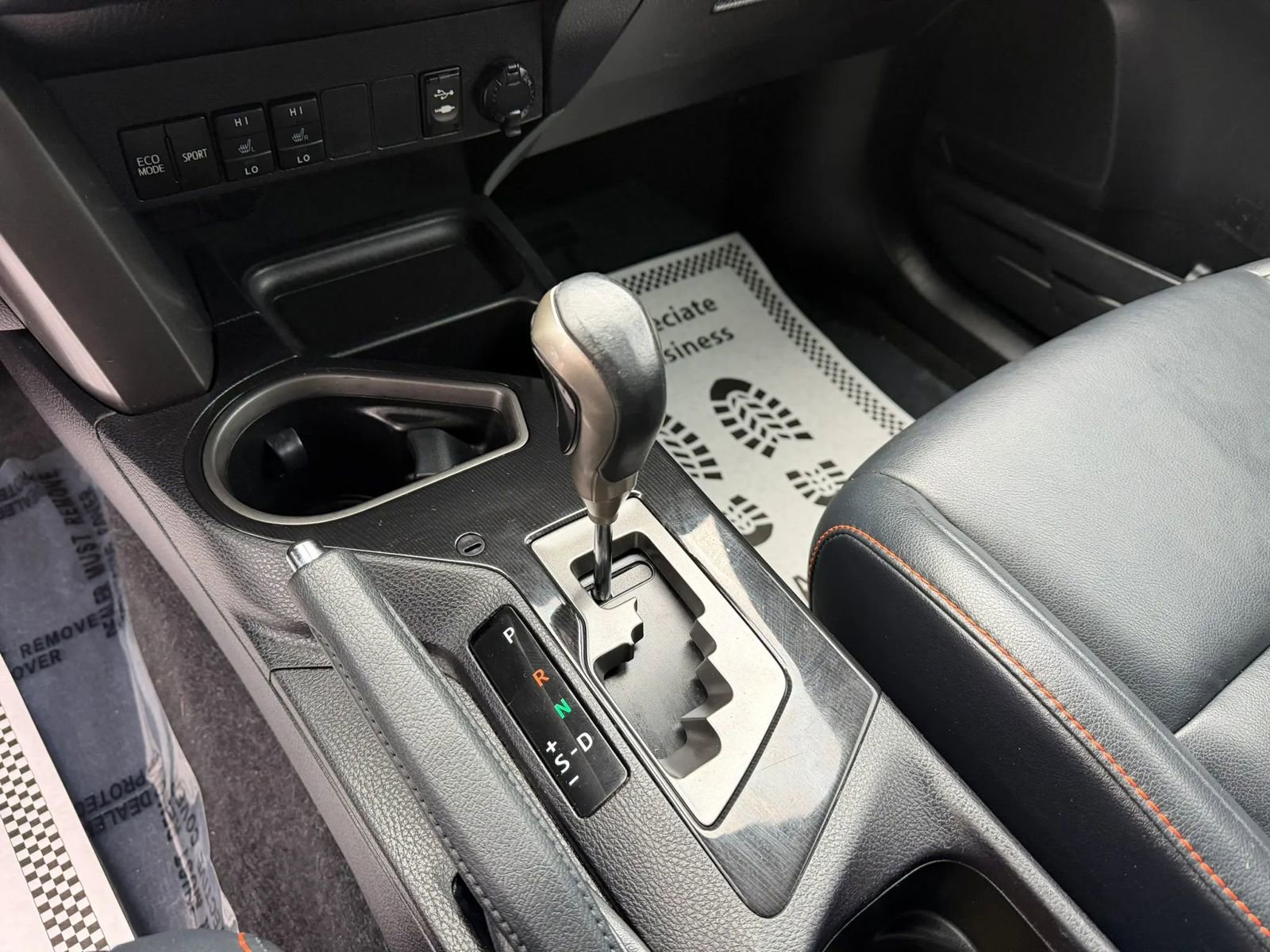 Used 2017 Toyota RAV4 SE w/ Power Special Value Package AWD/4WD image 18