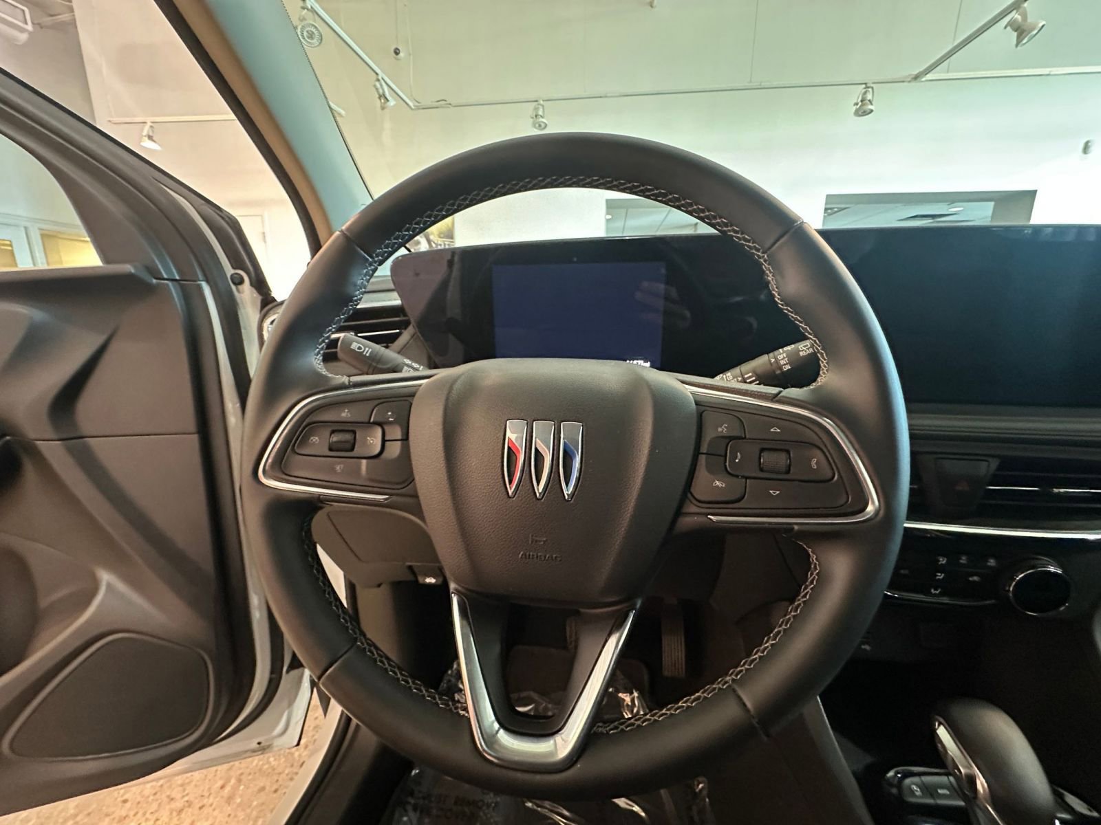 Used 2025 Buick Encore GX Preferred image 25