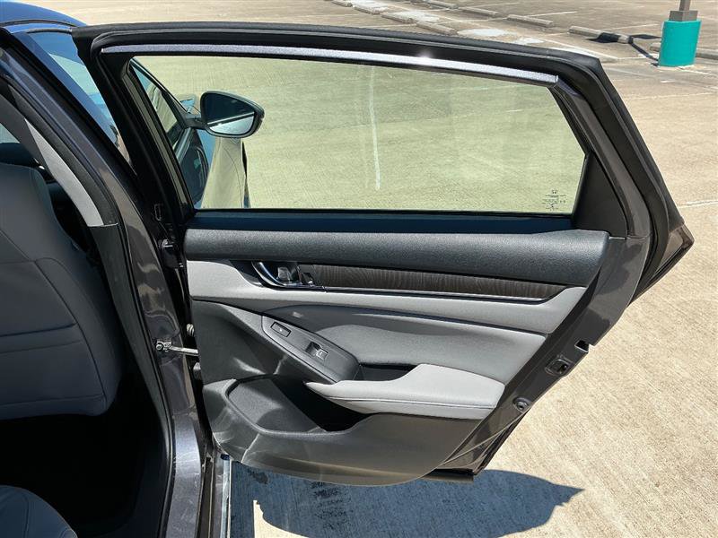 Used 2018 Honda Accord Touring image 34
