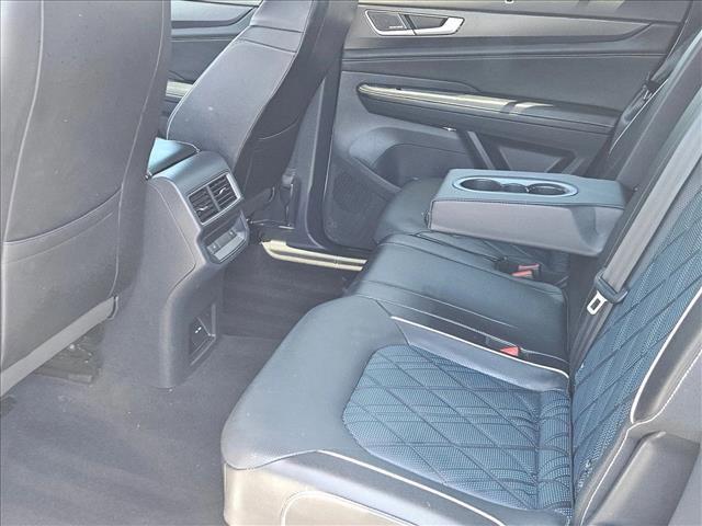 Used 2024 Volkswagen Atlas Cross Sport SEL Premium R-Line AWD/4WD image 25