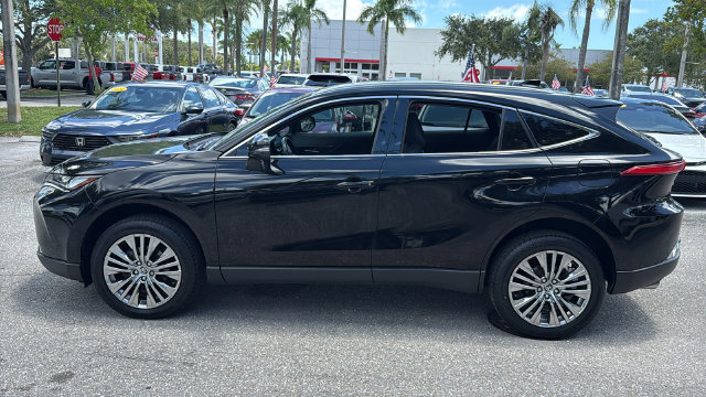 Used 2023 Toyota Venza XLE AWD/4WD image 4