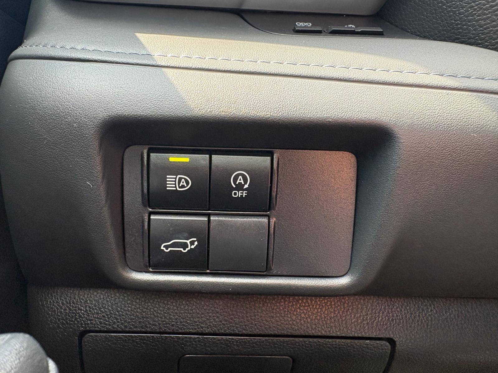 Used 2024 Toyota Highlander LE FWD image 32