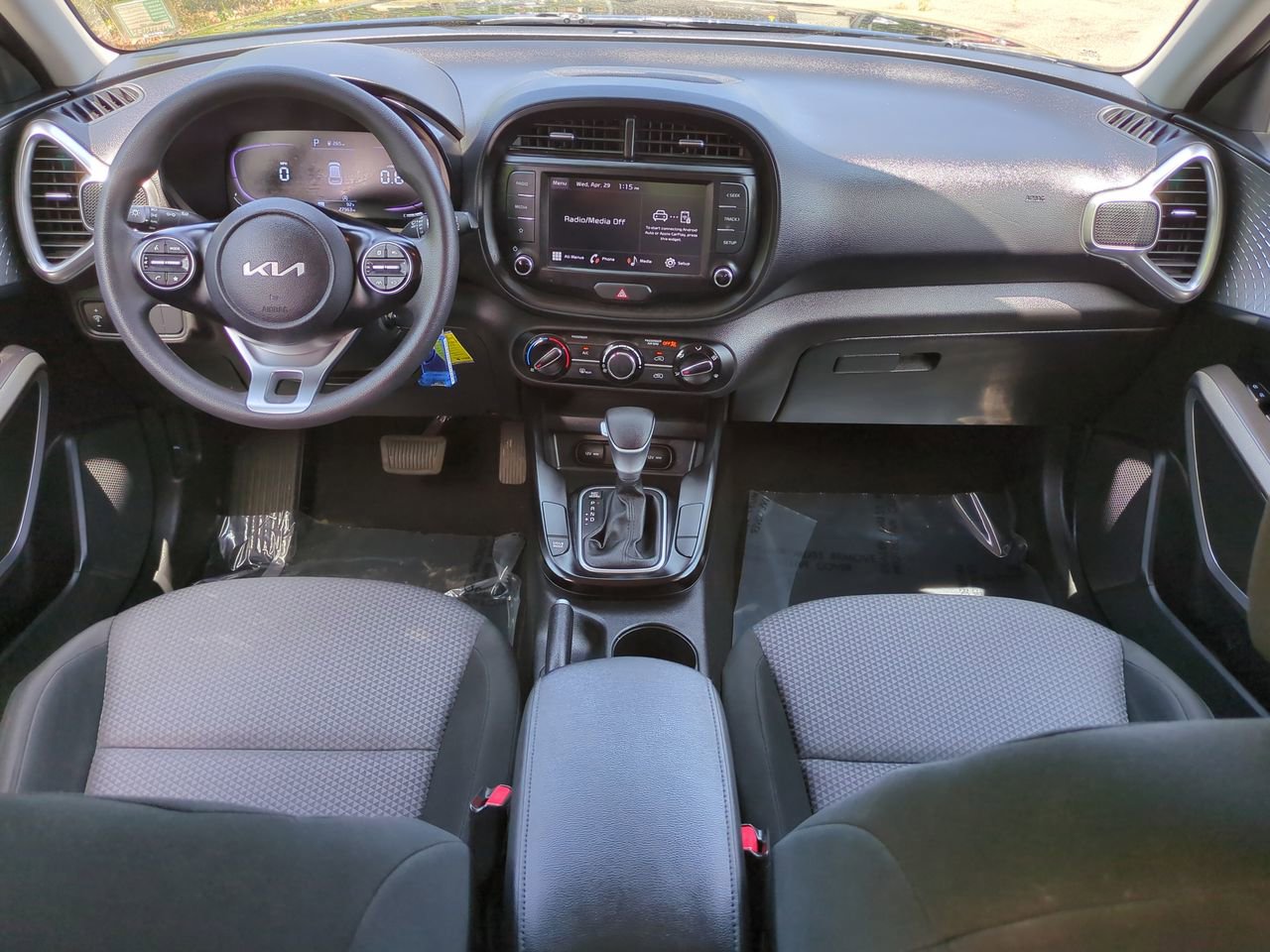 Certified 2023 Kia Soul LX w/ LX Technology Package FWD image 15