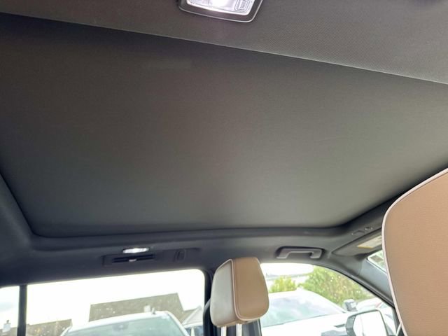 Used 2021 Chevrolet Suburban Premier w/ Premium Package image 13