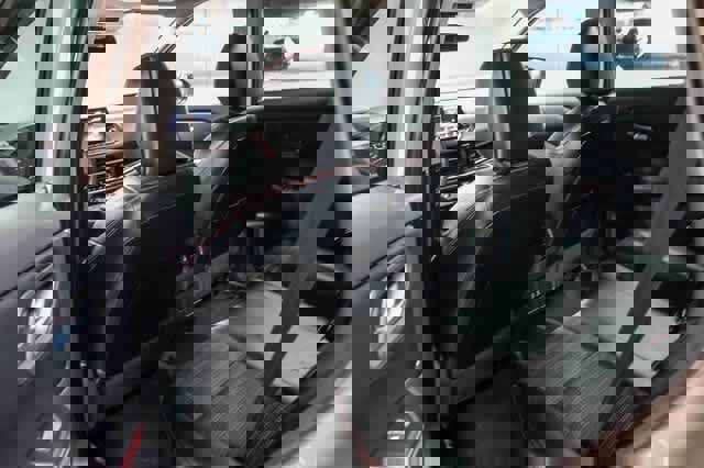 Used 2025 Nissan Rogue SV image 18