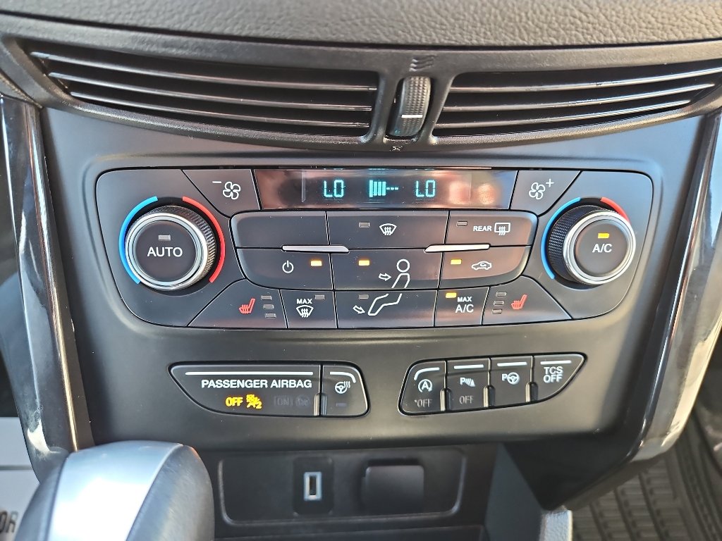Used 2017 Ford Escape Titanium w/ Canadian Touring Package FWD image 21