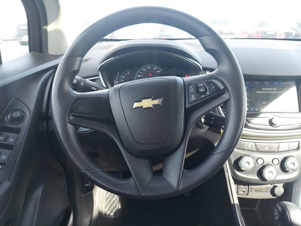 Used 2018 Chevrolet Trax LS image 16