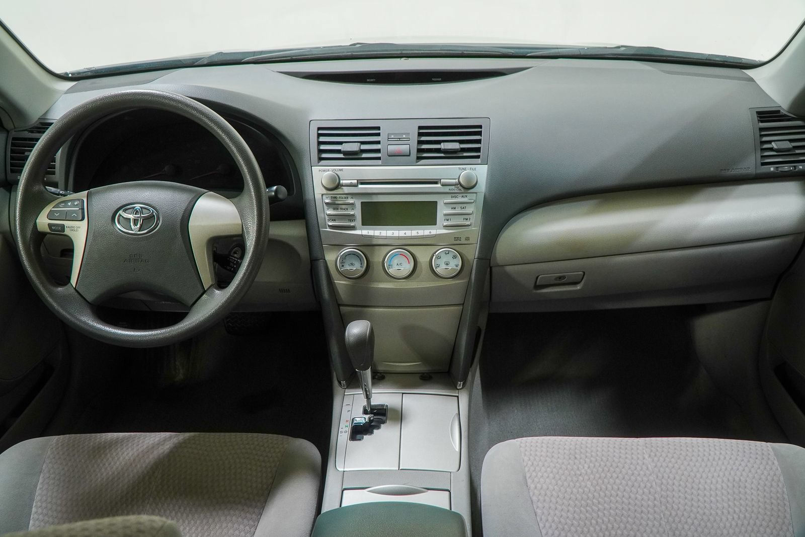 Used 2011 Toyota Camry LE FWD image 24