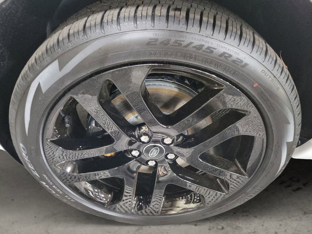 New 2025 Land Rover Discovery Sport S image 9