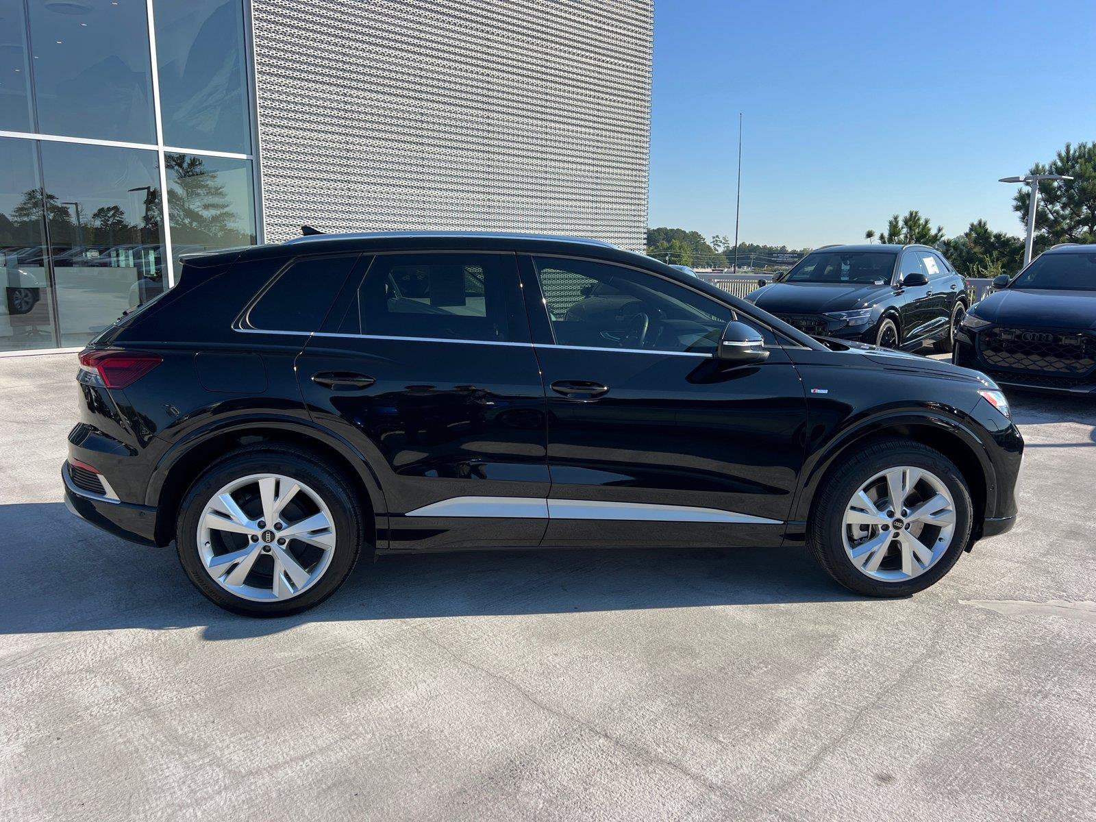 Used 2023 Audi Q4 e-tron Premium Plus AWD/4WD image 4