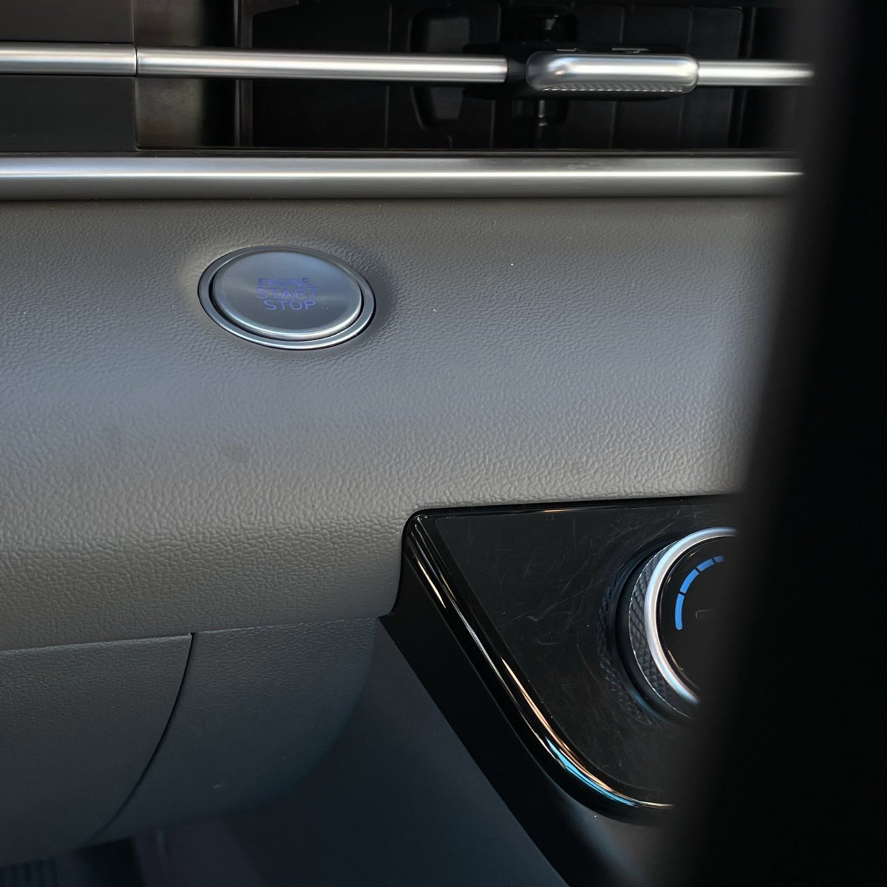 Used 2023 Hyundai Elantra Blue image 16