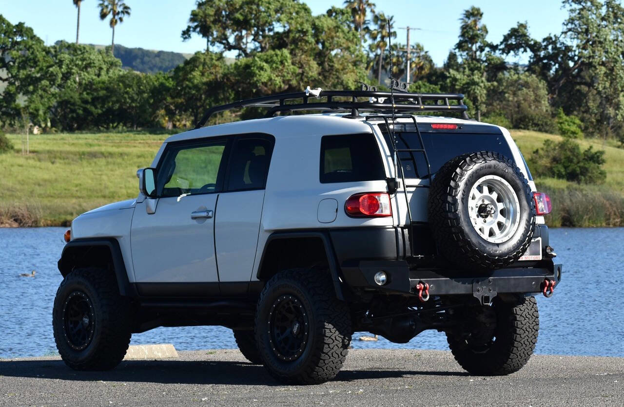 Used 2010 Toyota FJ Cruiser 4WD image 14