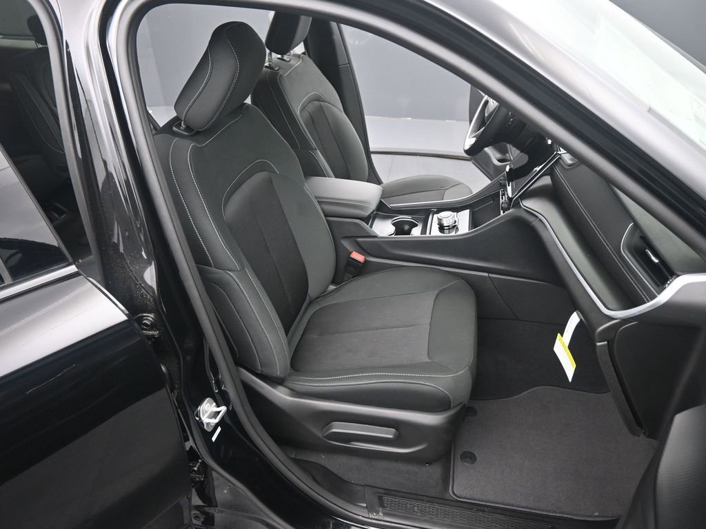 New 2025 Jeep Grand Cherokee L Laredo w/ Luxury Tech Group I image 21