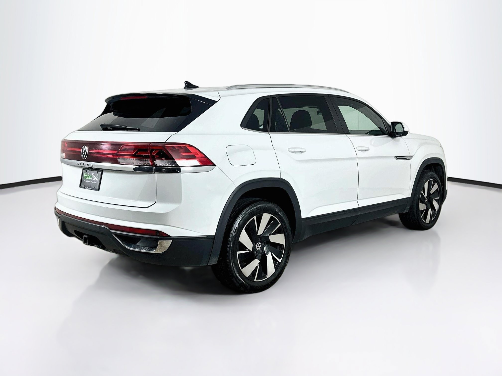 Used 2025 Volkswagen Atlas Cross Sport SE FWD image 9