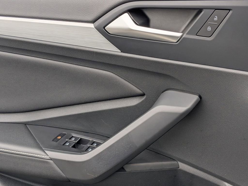 Used 2025 Volkswagen Jetta Sport image 14