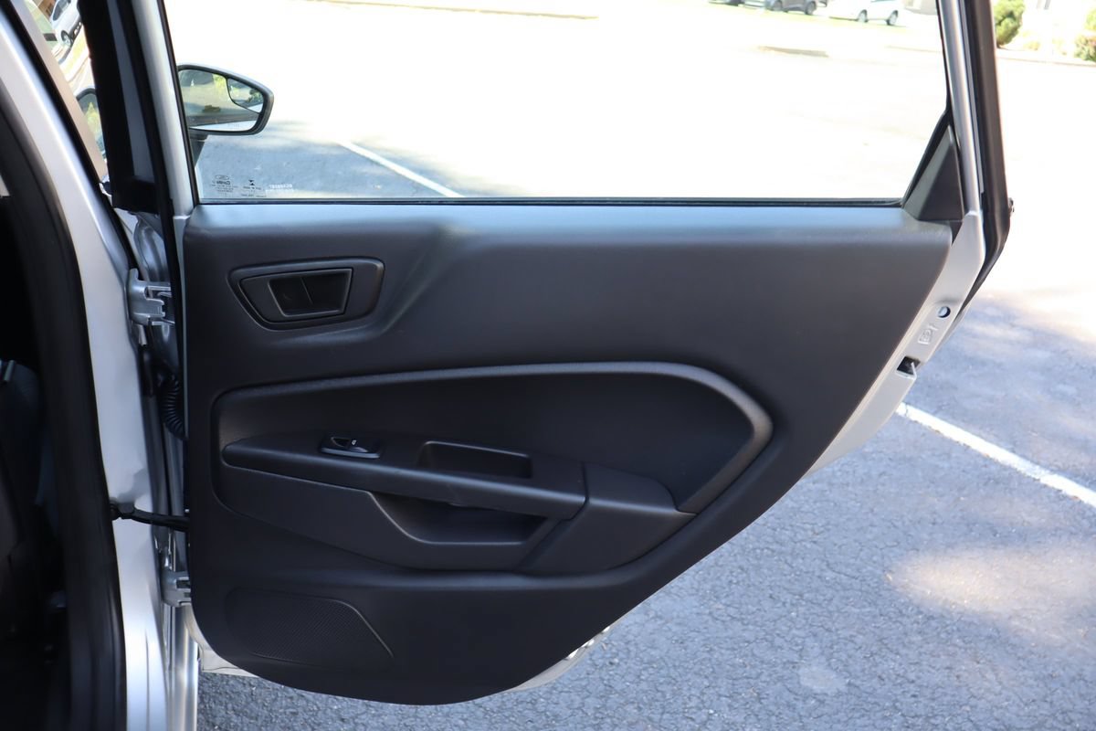 Used 2017 Ford Fiesta SE FWD image 25