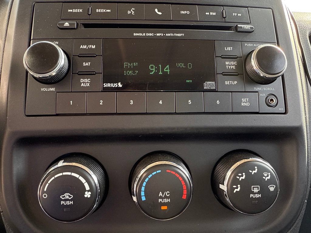 Used 2014 Jeep Patriot Latitude AWD/4WD image 29