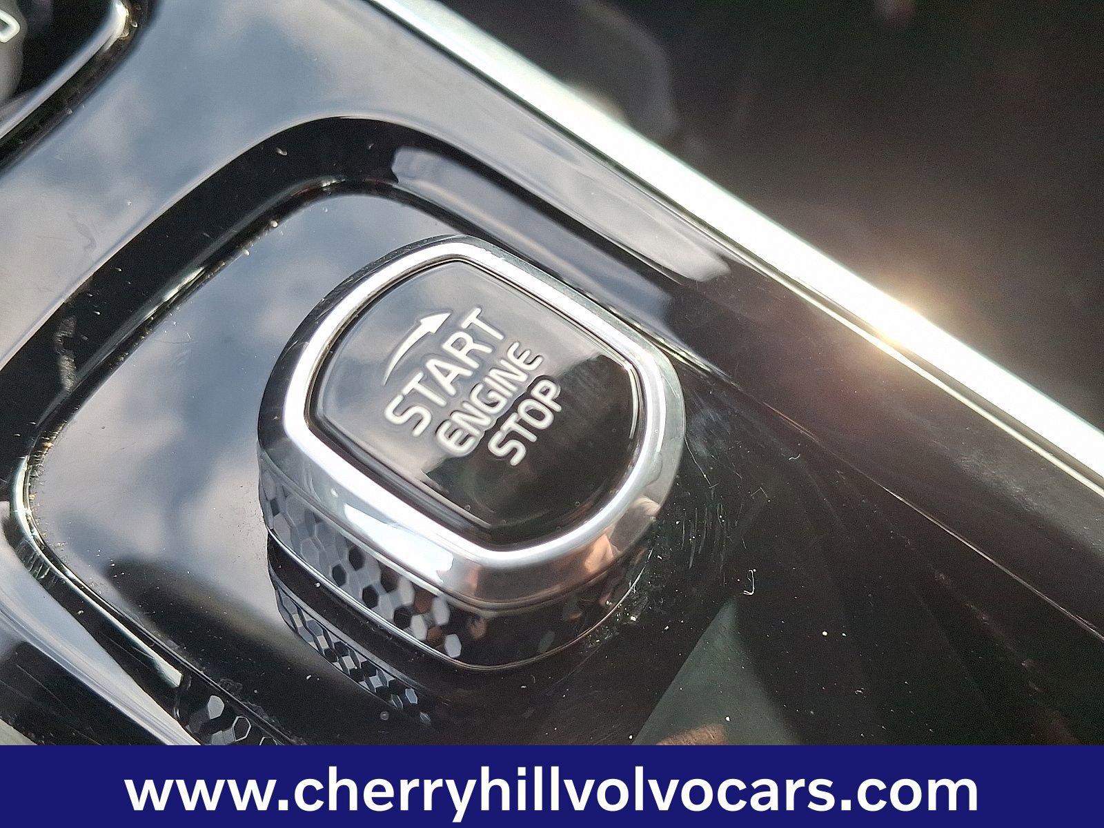 Certified 2023 Volvo XC60 B5 Plus image 25