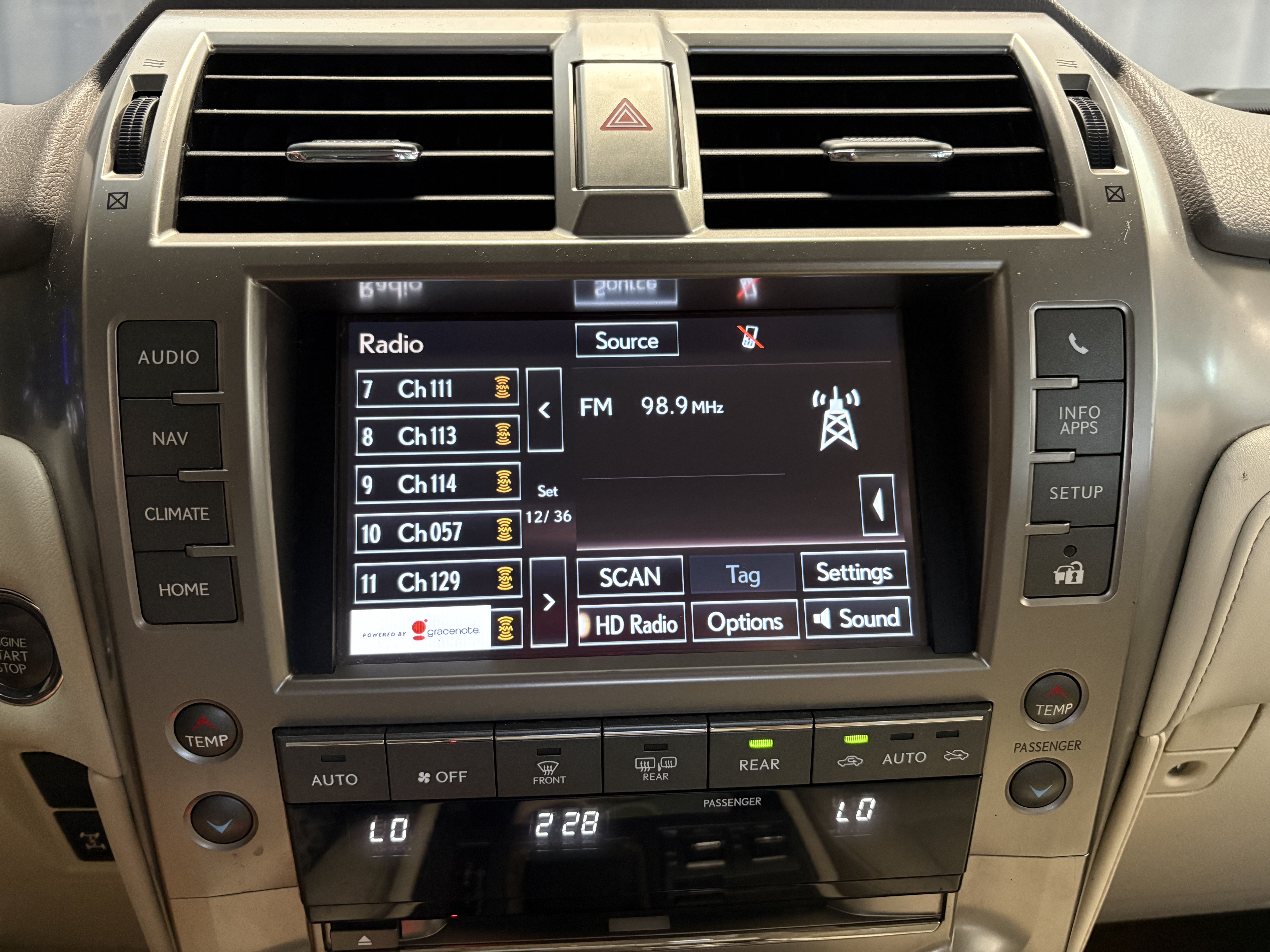Used 2016 Lexus GX 460 w/ Premium Package AWD/4WD image 15