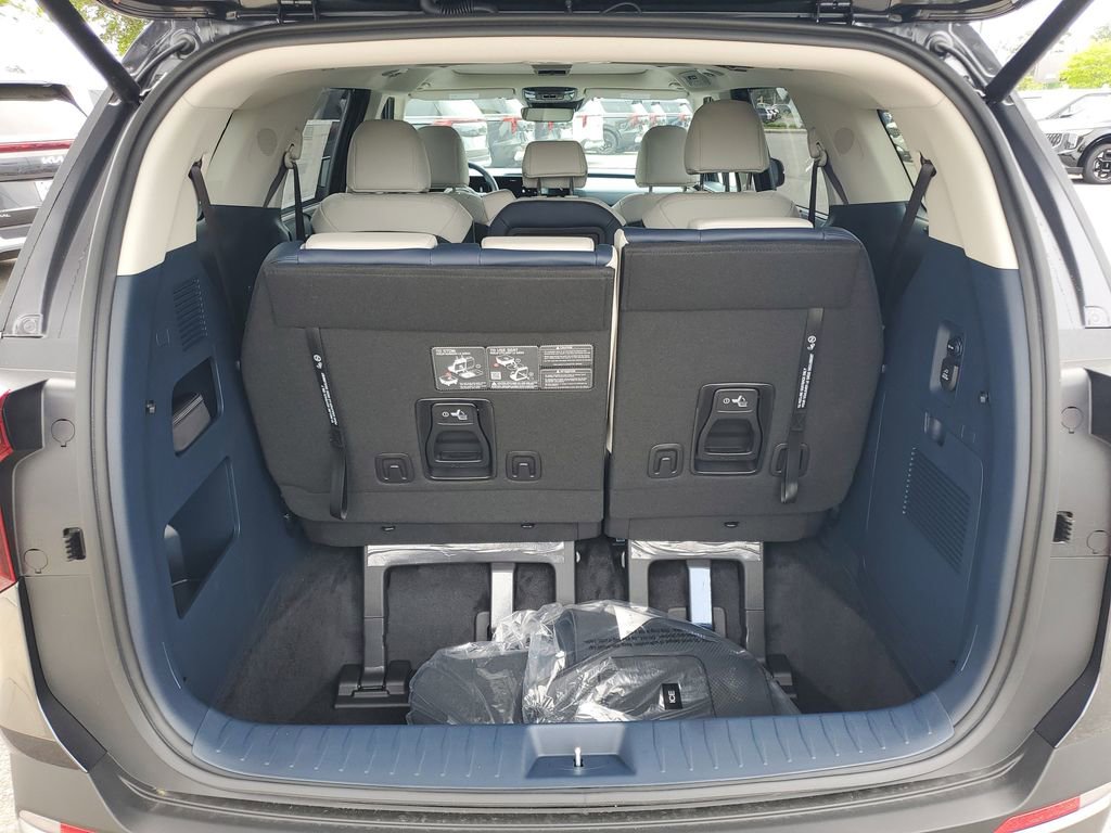 New 2026 Kia Carnival SX w/ SX Dark Edition Package FWD image 30