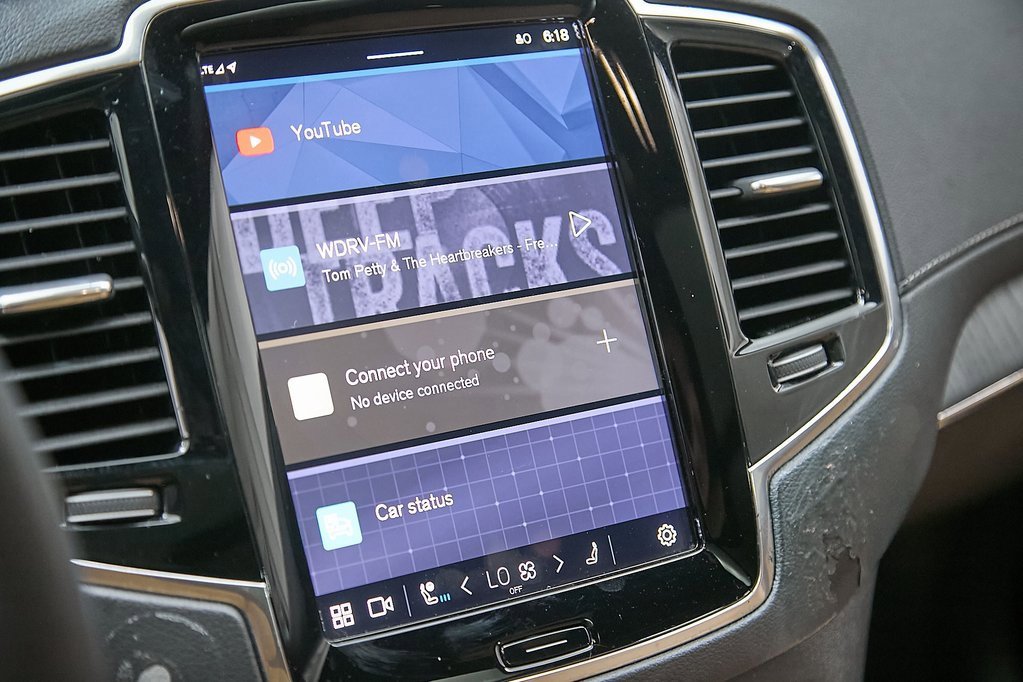 Certified 2023 Volvo XC90 B6 Ultimate w/ Protection Package Premier image 15