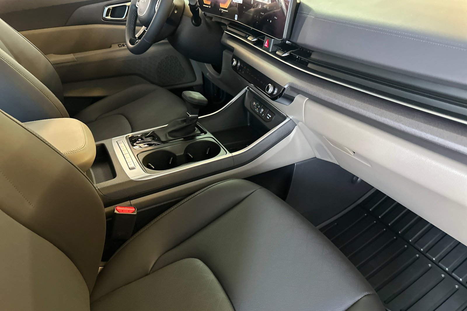 New 2026 Kia Carnival EX FWD image 17
