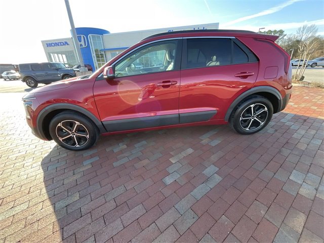Used 2024 Kia Niro EX image 13